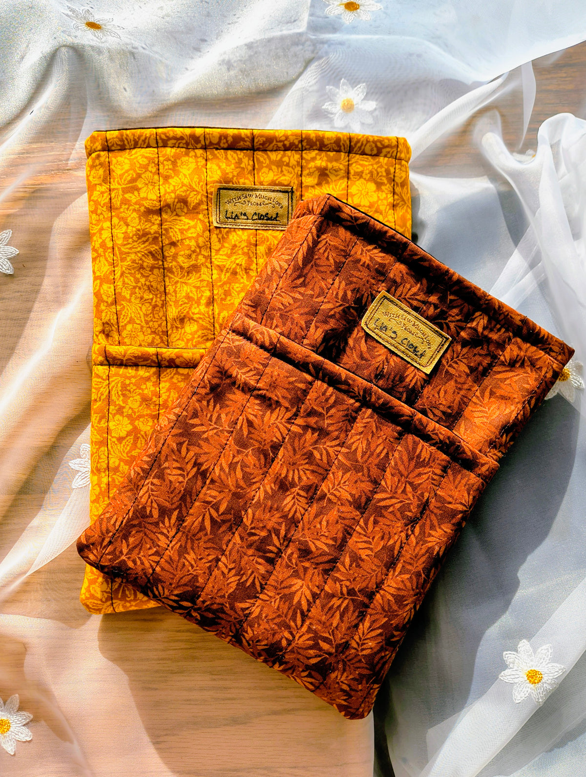 Falling Leaves Book/Tablet Sleeve (M) (Limited Edition)