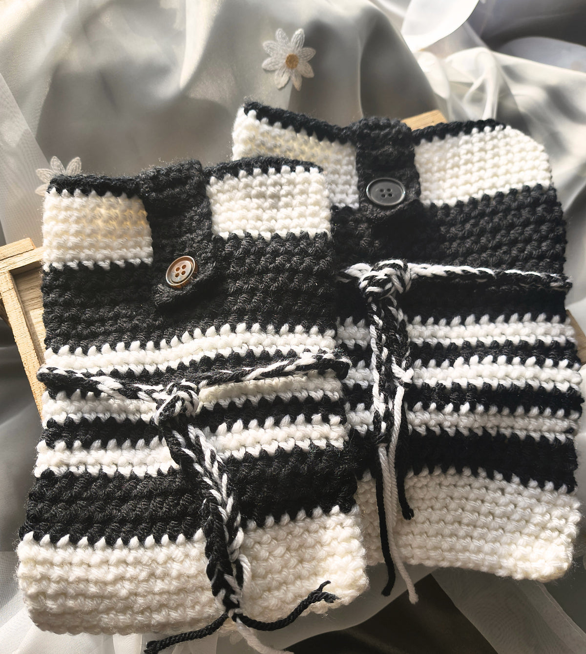Yin and Yang book sleeve (small)